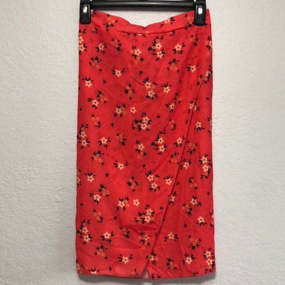 PrettyLittleThing Dresses & Skirts - Pretty Little Thing Women’s Skirt Sz 4
